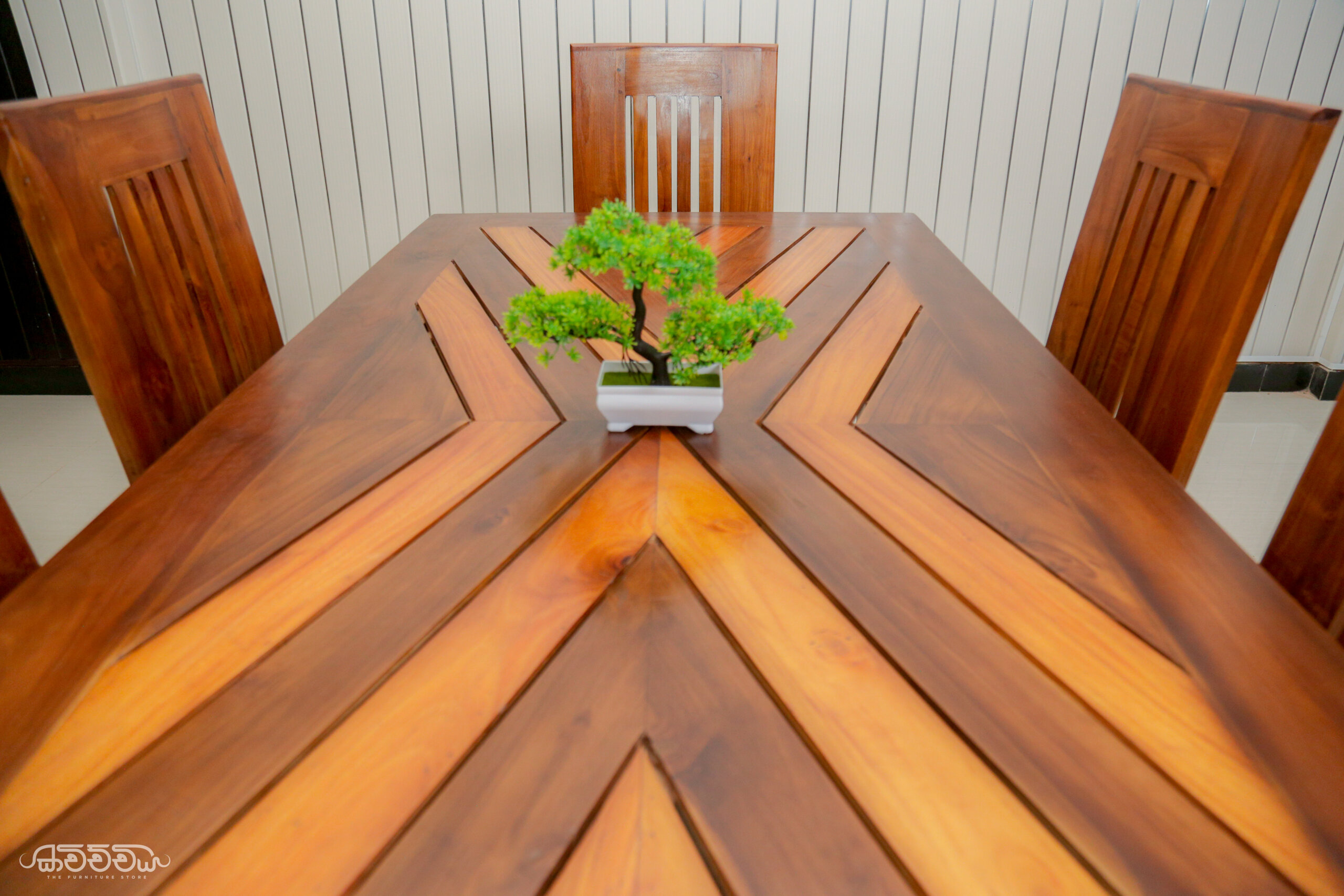 DT7 - Table Arrow - Kavichchiya Furniture