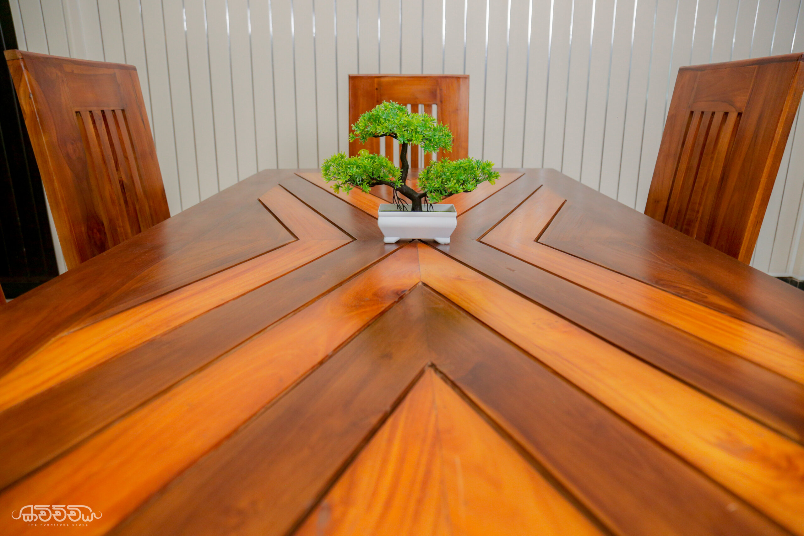 DT7 - Table Arrow - Kavichchiya Furniture
