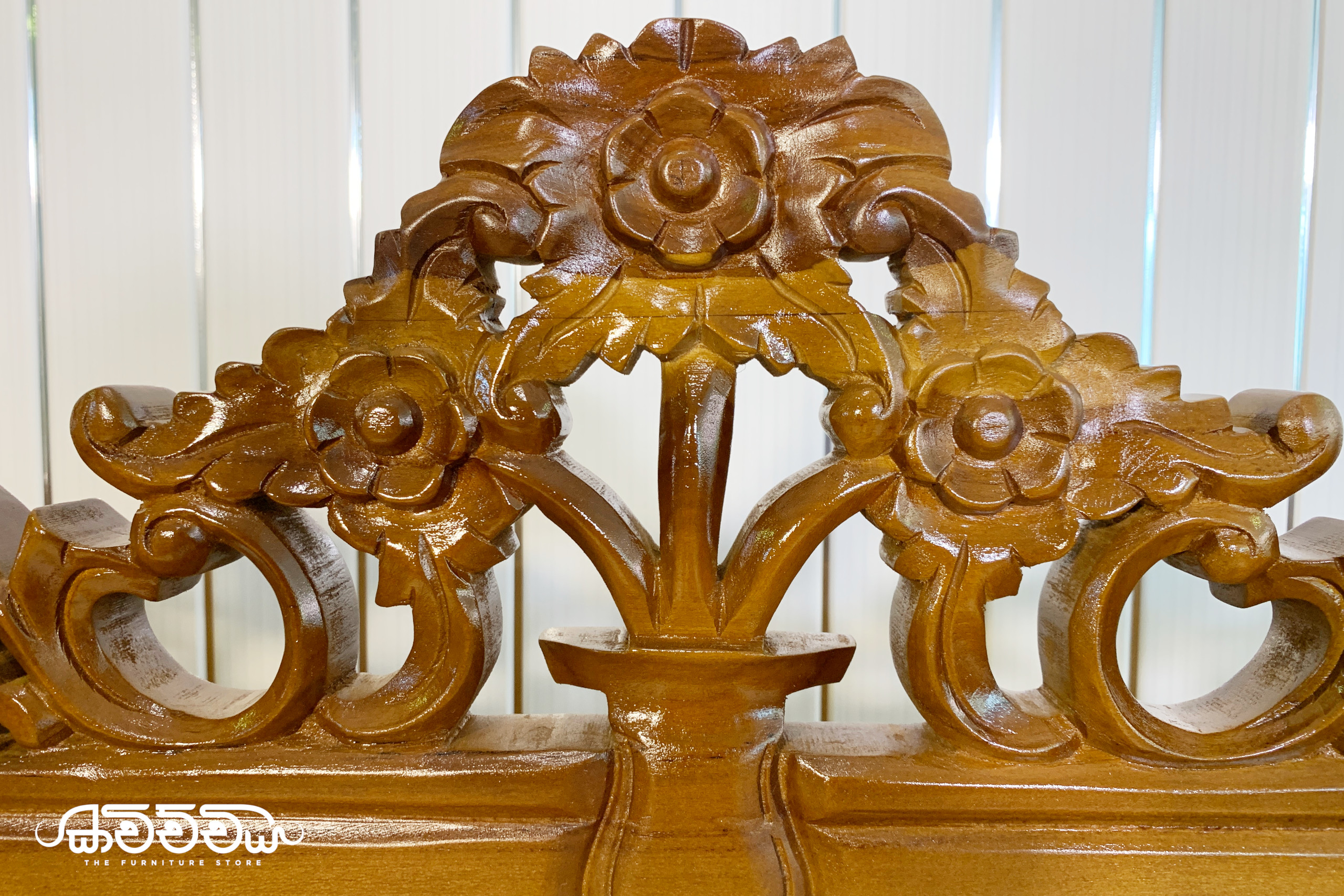 KV3 - Teak Elegance kavichchiya chair