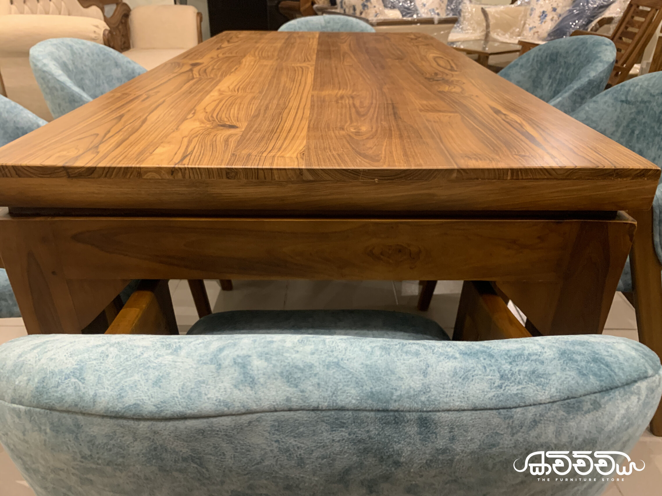 DT8 Dining table kavichchiya