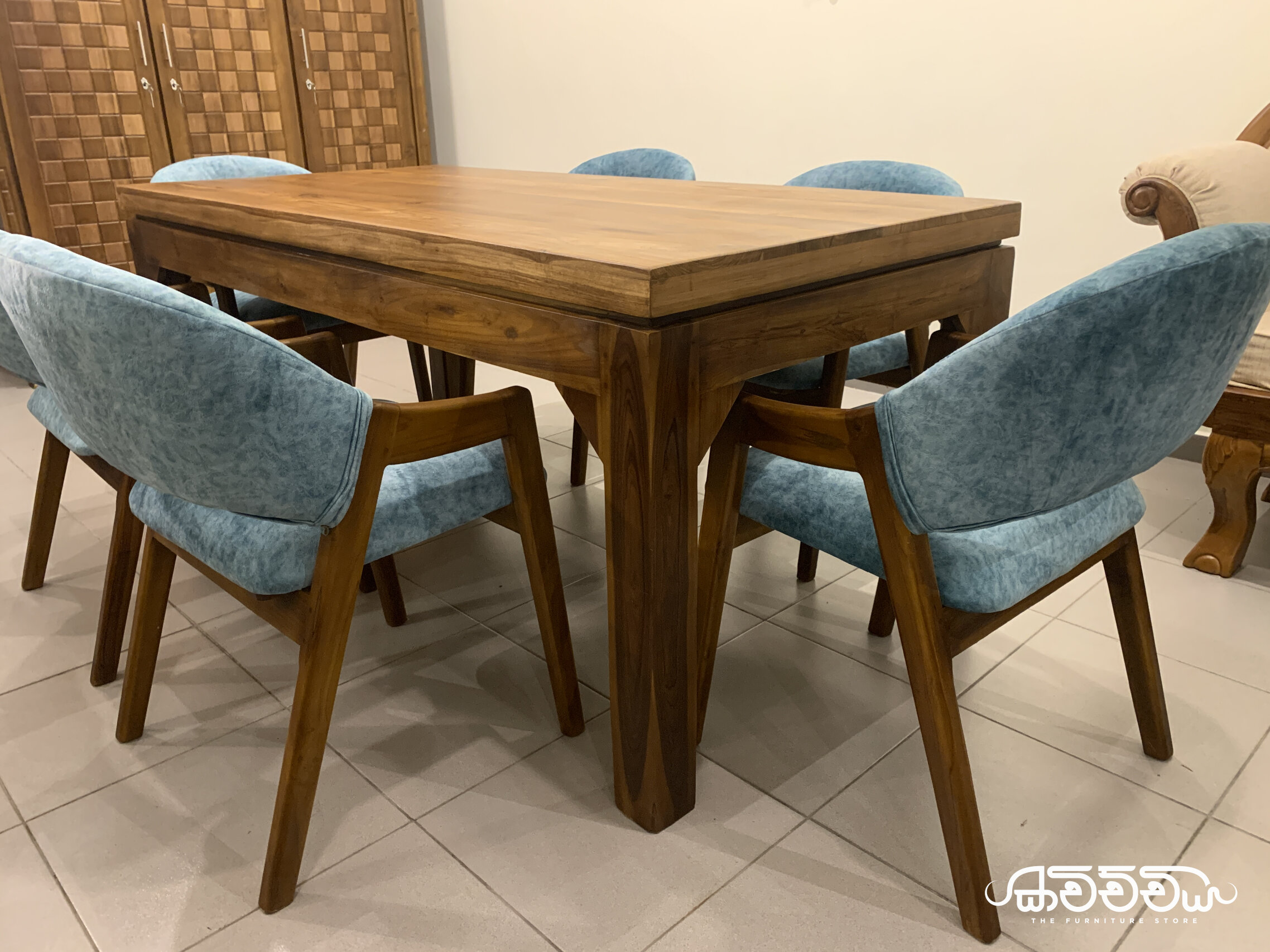 DT8 Dining table kavichchiya