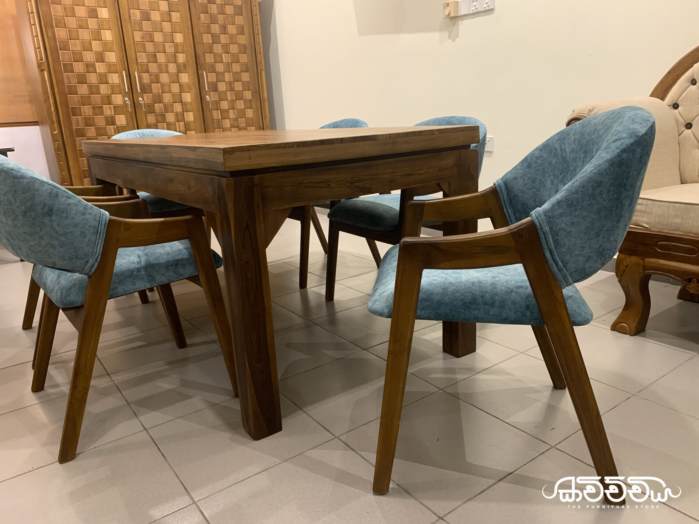 DT8 Dining table kavichchiya